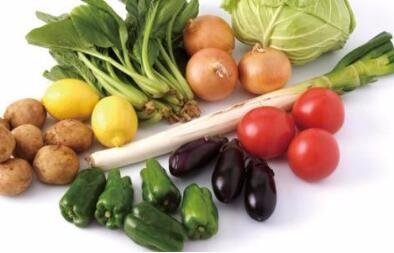 石家庄一菜市场可扫码溯源 市民称买菜更放心